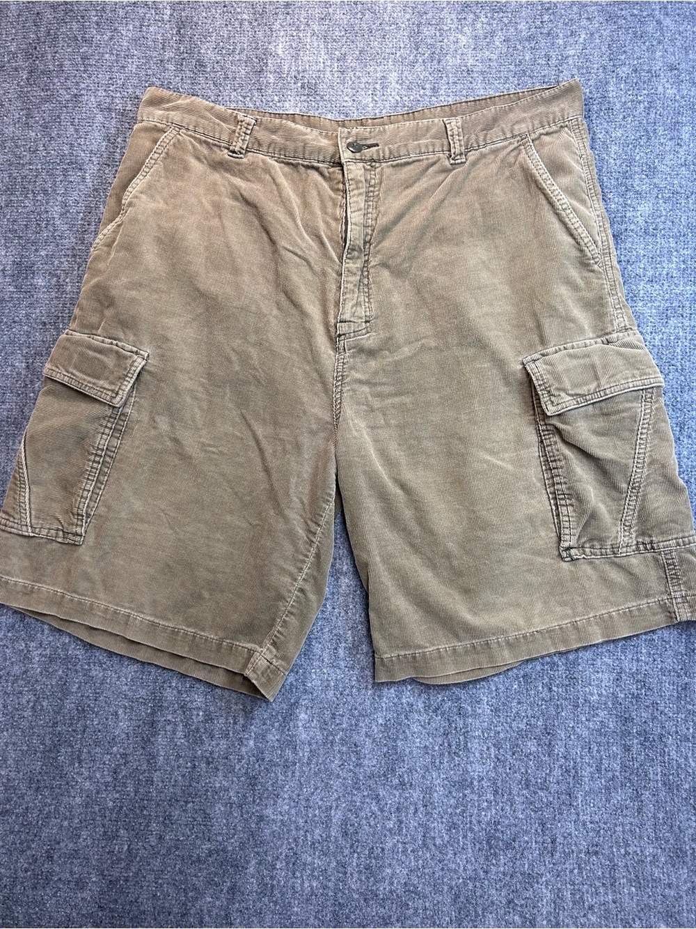 OP Men's Sz 38 vintage 1990’s corduroy cargo shorts/skater/baggy/retro